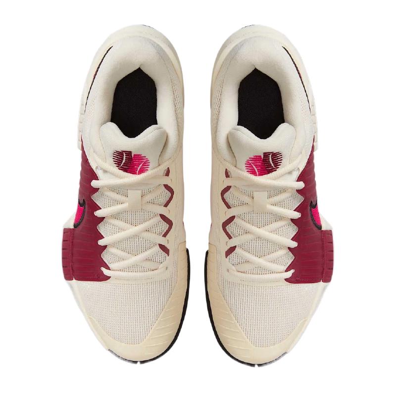 Кроссовки женские Nike GP Challenge Pro - Pale Ivory/Sail/Team Red/Rush